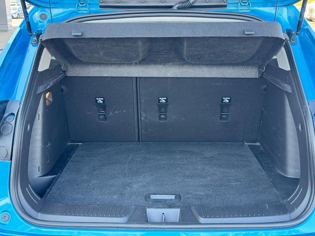 Used 2025 Chevrolet Trax LT w/ LT Convenience Package image 5