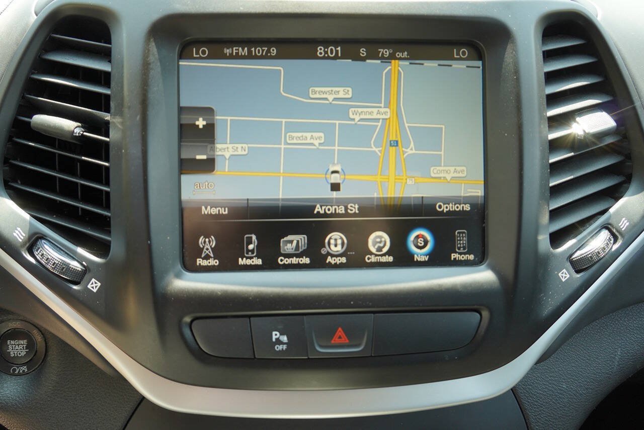Used 2018 Jeep Cherokee Overland AWD/4WD image 19