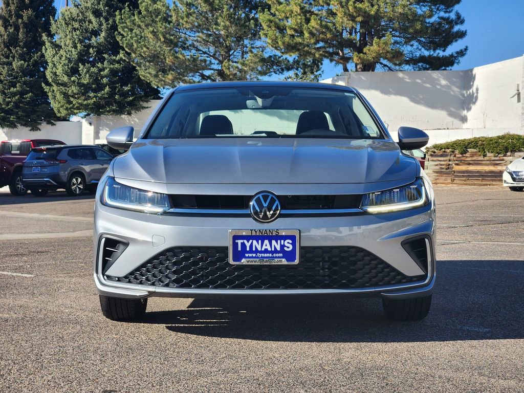 Certified 2025 Volkswagen Jetta SE w/ Sunroof Package image 5