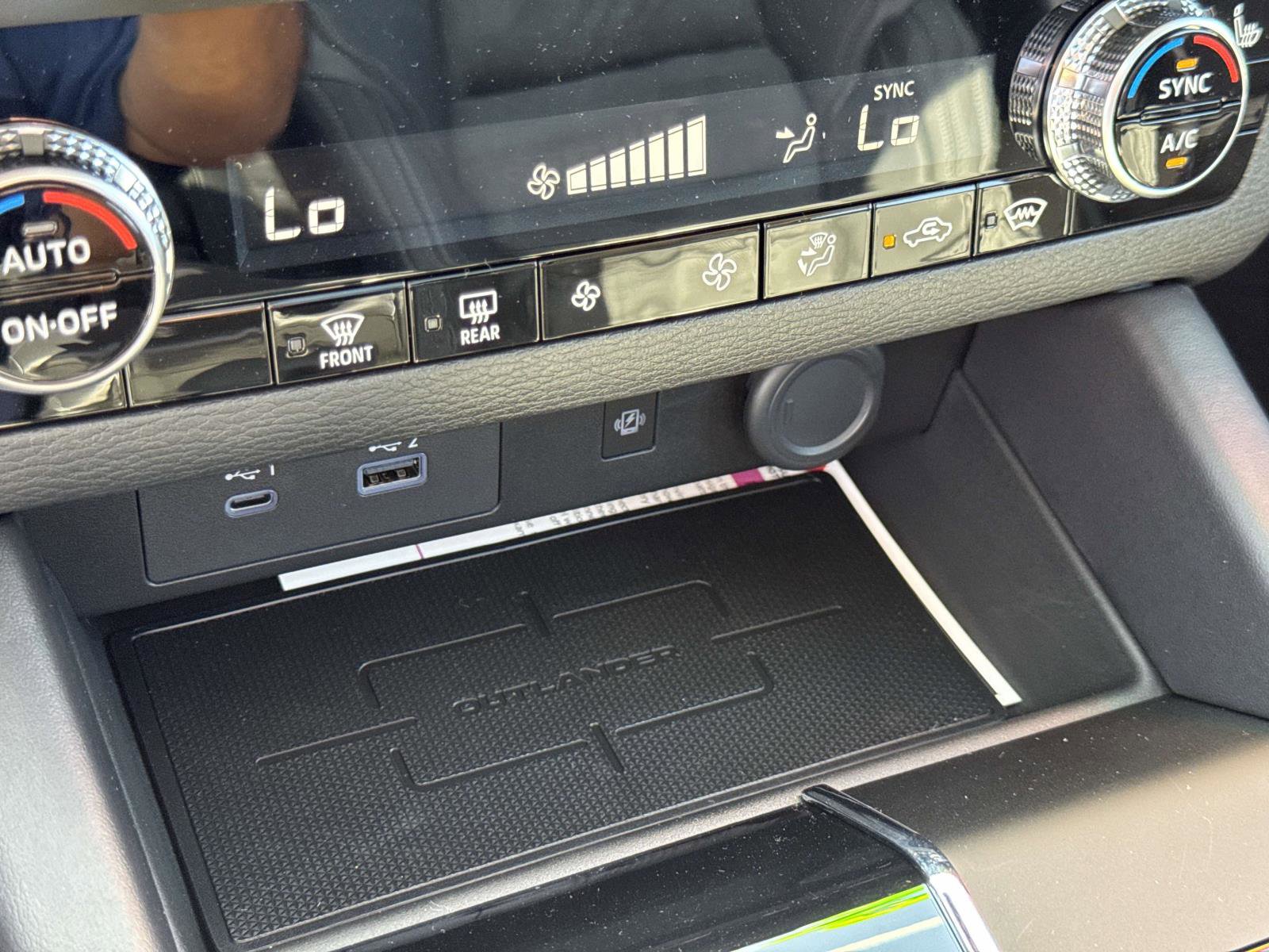 New 2025 Mitsubishi Outlander 4WD Plug-In Hybrid image 26
