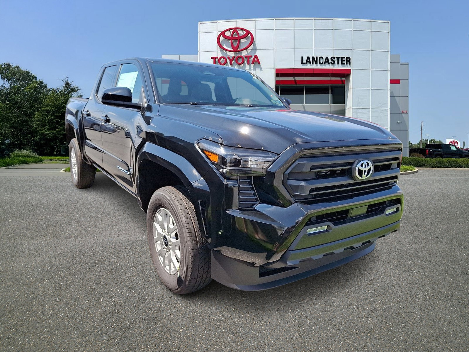 New 2025 Toyota Tacoma SR5