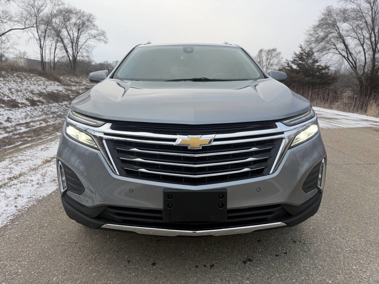 Used 2023 Chevrolet Equinox Premier image 3