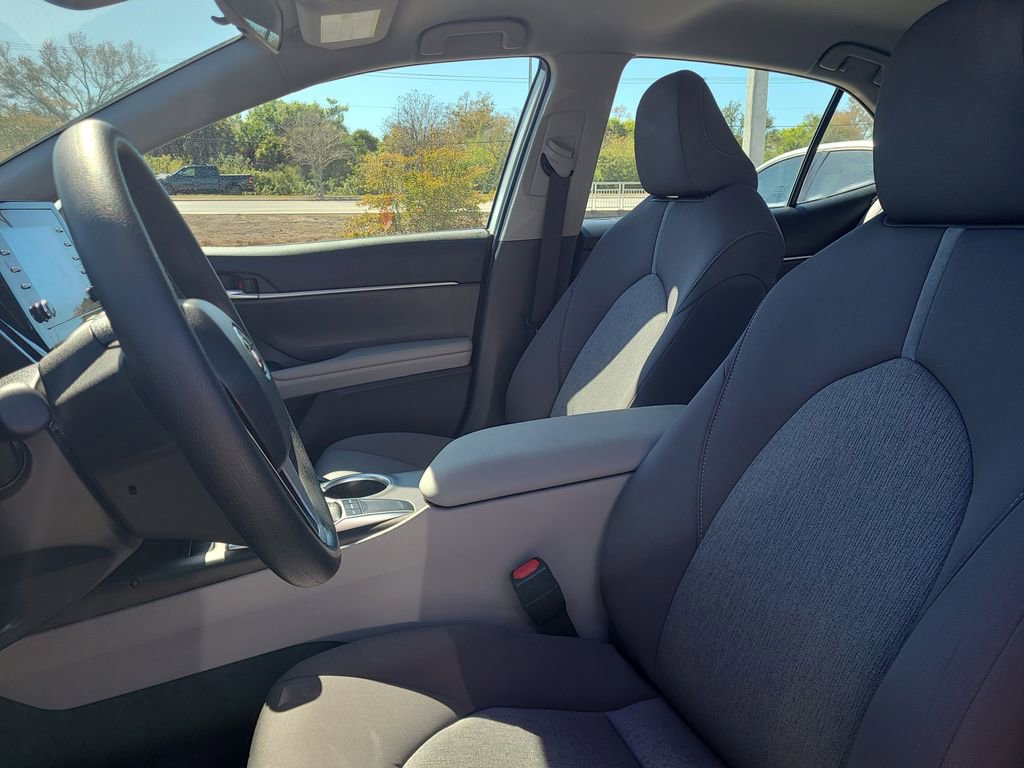 Used 2023 Toyota Camry LE image 27