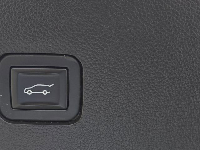 Used 2018 Chevrolet Traverse LT image 8