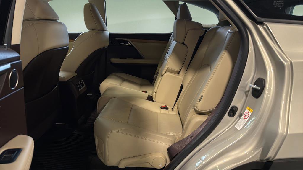 Used 2020 Lexus RX 350L Premium w/ Premium Package image 15