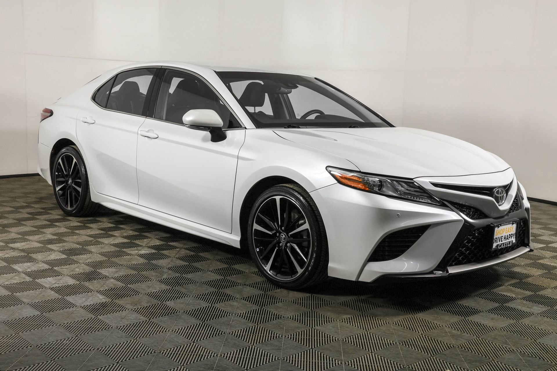 Used 2018 Toyota Camry XSE image 12