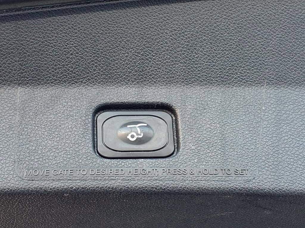 Certified 2019 Ford Explorer XLT w/ Equipment Group 202A image 28