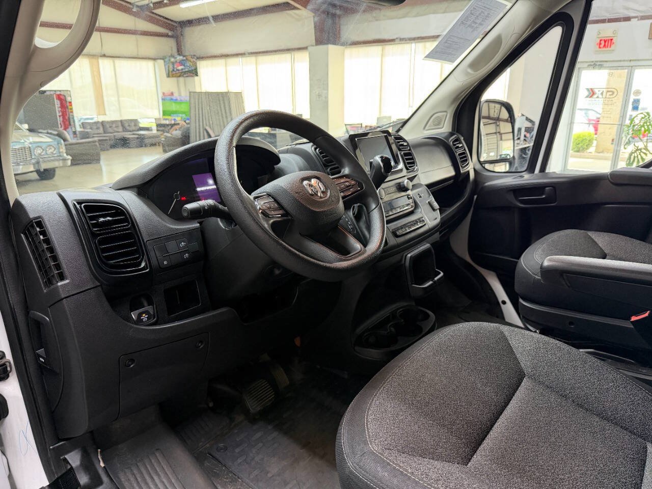 Used 2025 RAM ProMaster 2500 w/ Convenience Group FWD image 9