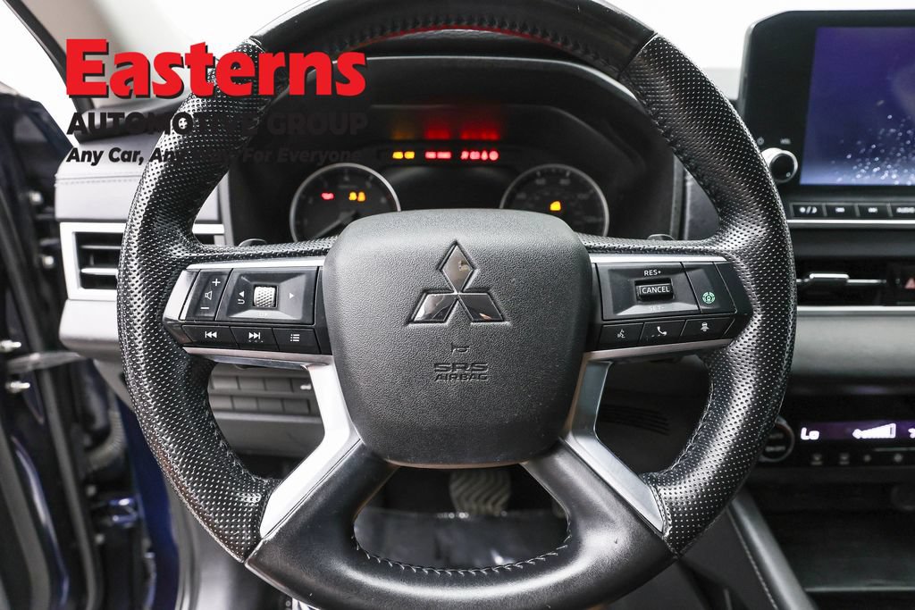 Used 2023 Mitsubishi Outlander SE AWD/4WD image 10