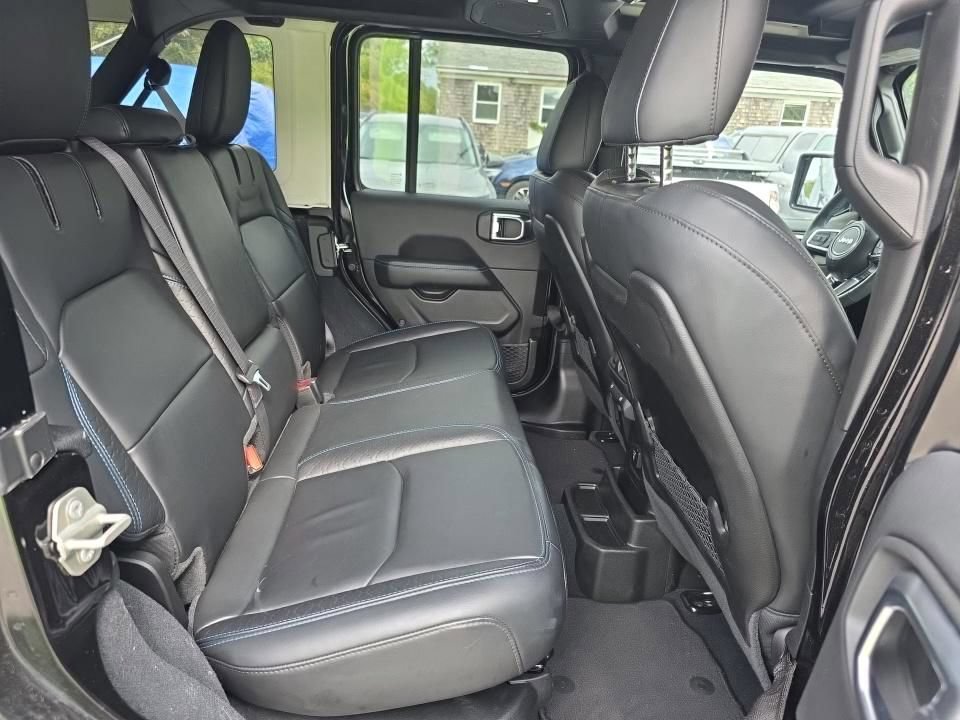 Used 2024 Jeep Wrangler High Altitude AWD/4WD image 10
