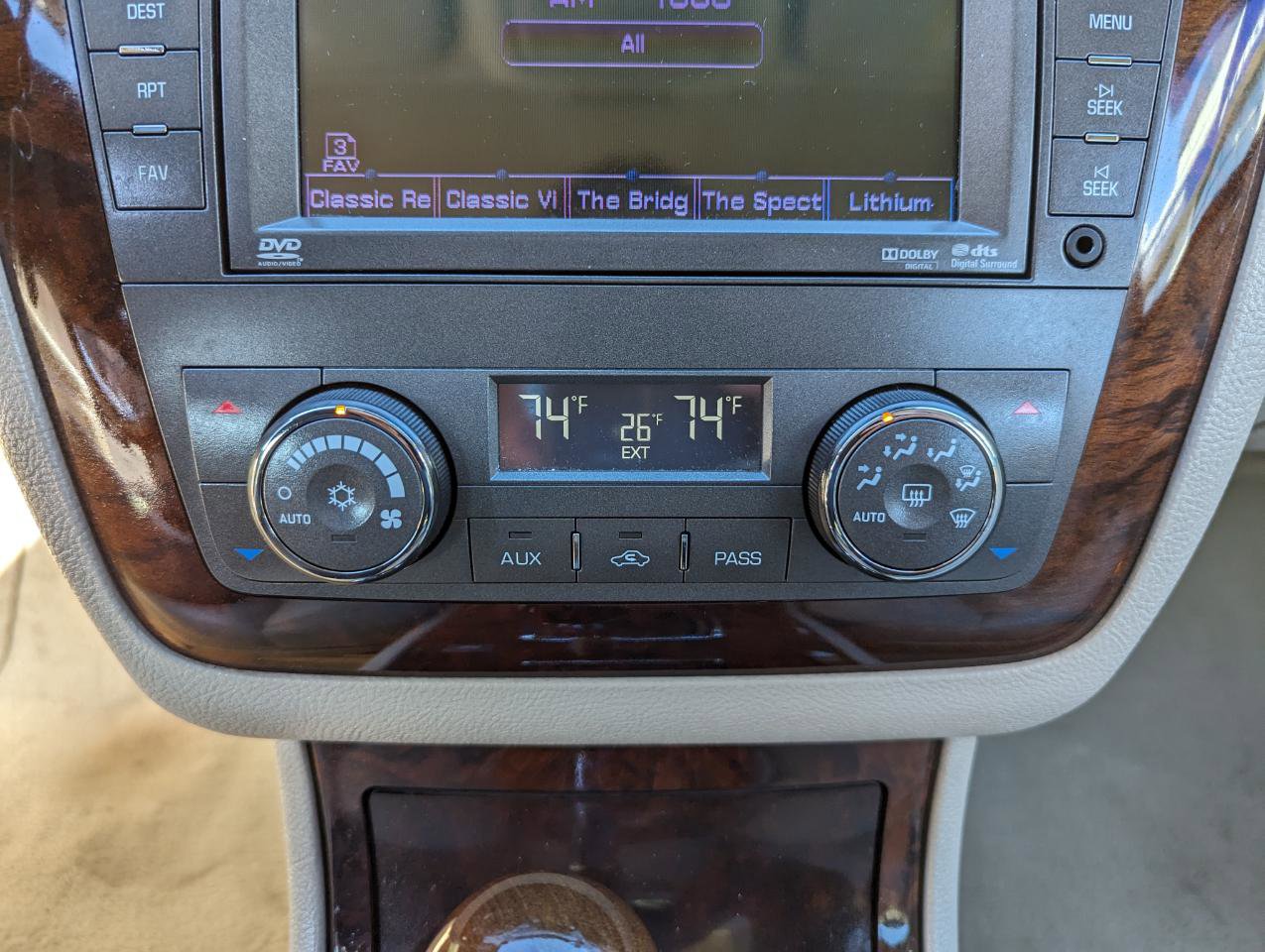 Used 2011 Cadillac DTS Premium w/ Driver Awareness Package FWD image 22