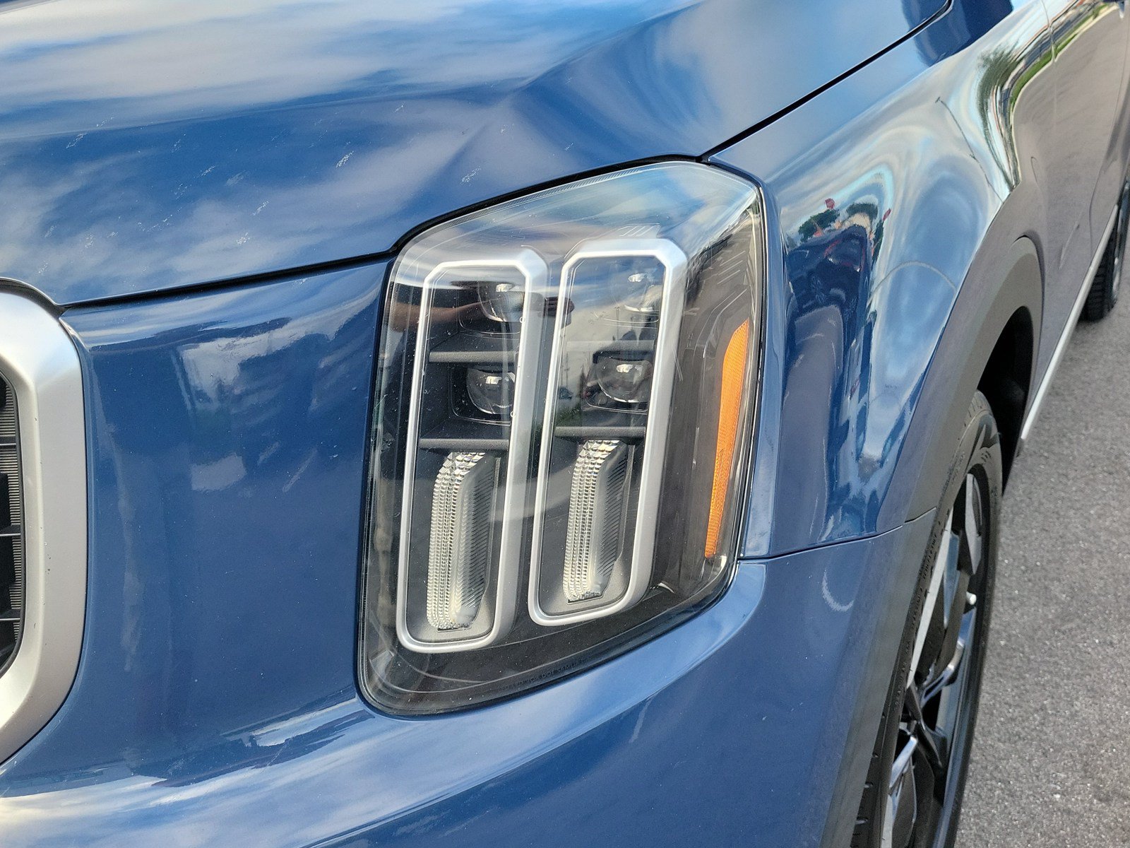Used 2023 Kia Telluride EX FWD image 10