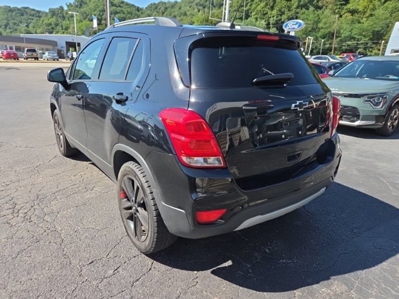 Used 2020 Chevrolet Trax LT w/ Redline Edition AWD/4WD image 5