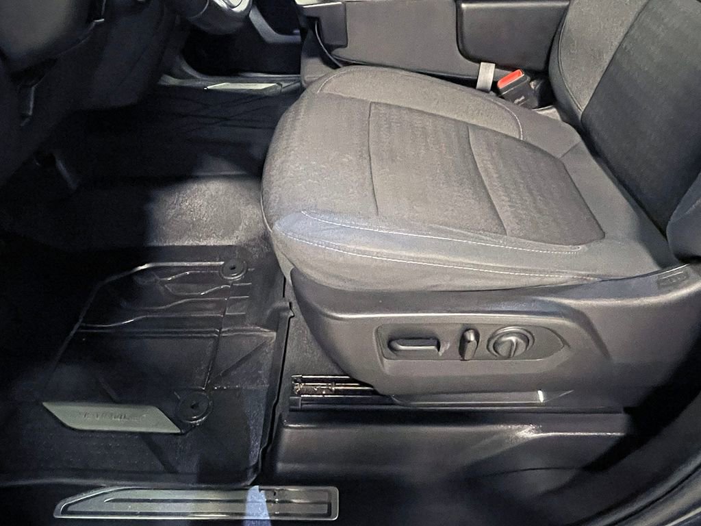 Used 2021 Chevrolet Silverado 1500 LT image 21