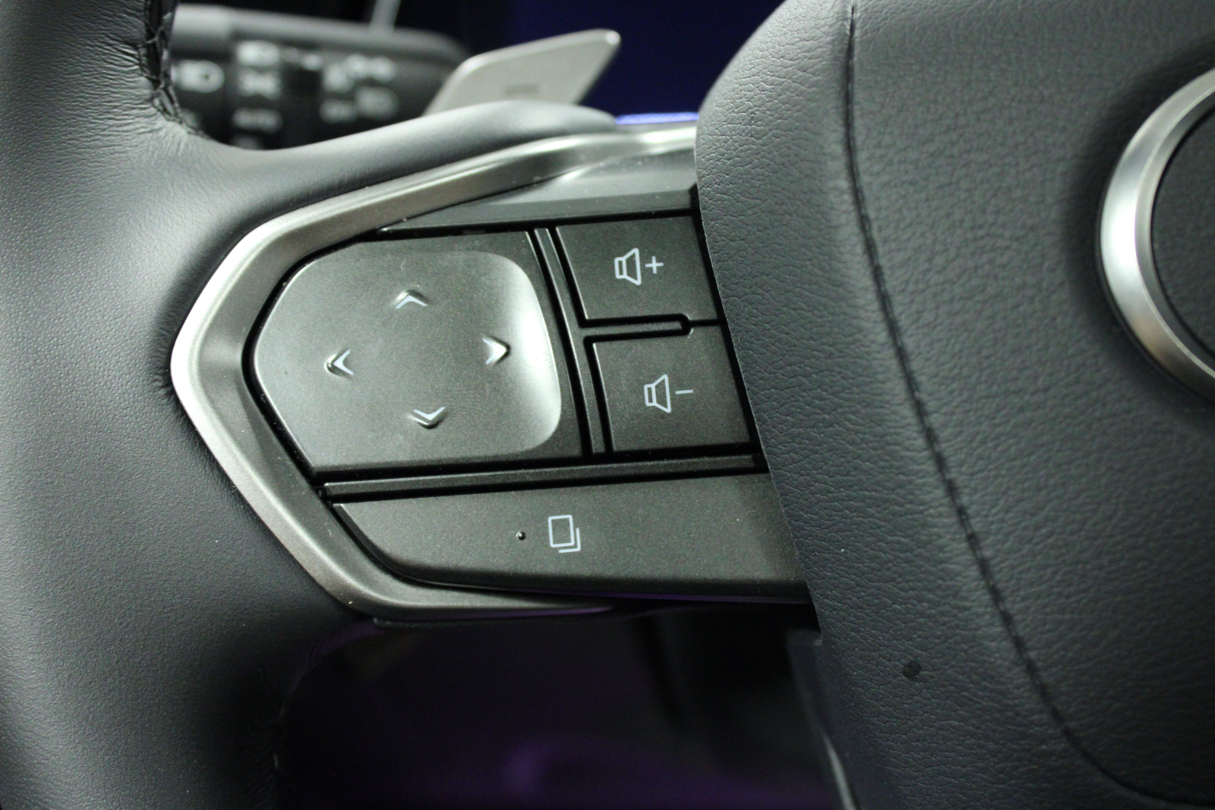 Used 2025 Lexus RX 350 w/ Convenience Package AWD/4WD image 20