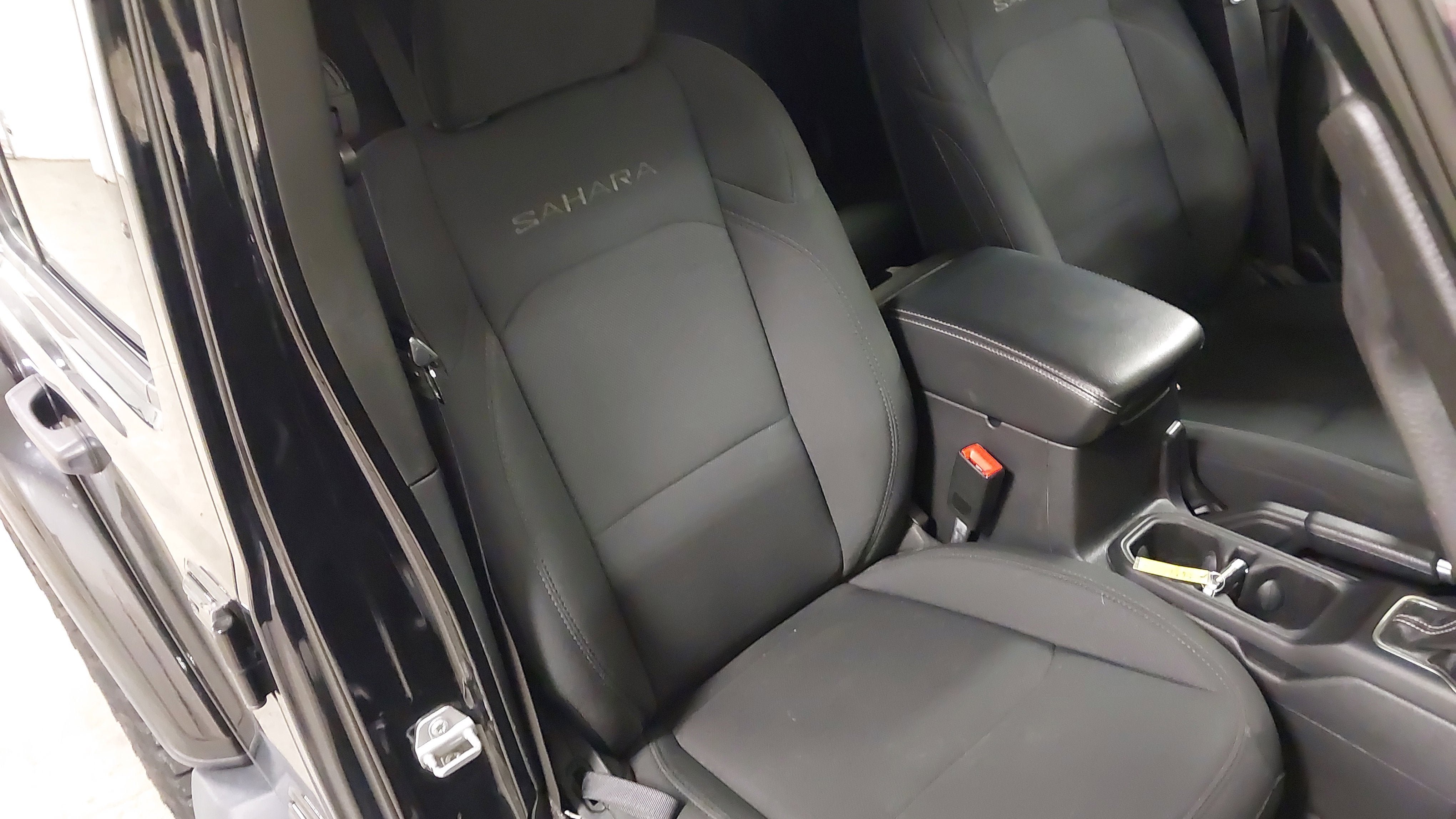 Used 2019 Jeep Wrangler Unlimited Sahara w/ Safety Group AWD/4WD image 28