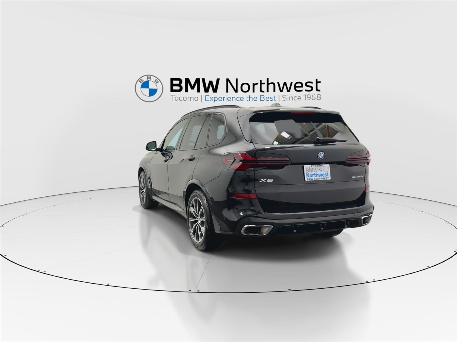 Used 2025 BMW X5 xDrive50e w/ M Sport Package image 13