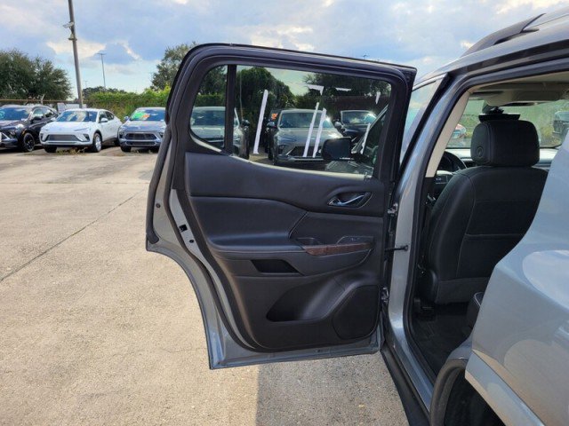 Used 2023 GMC Acadia Denali w/ Denali Ultimate Package image 34