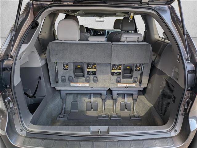 Used 2017 Toyota Sienna XLE FWD image 6