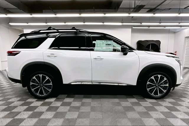New 2026 Nissan Pathfinder Platinum AWD/4WD image 18