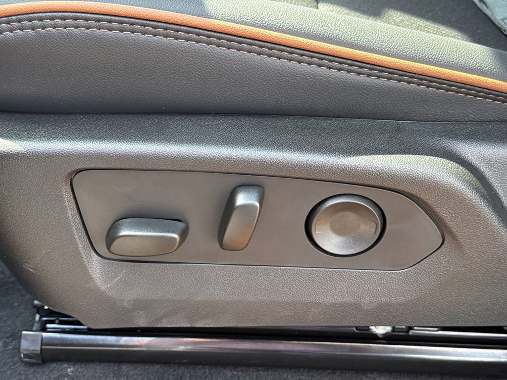 New 2026 GMC Canyon AT4 AWD/4WD image 17