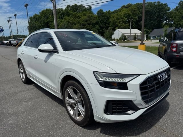 Used 2023 Audi Q8 Premium w/ Convenience Package AWD/4WD image 3