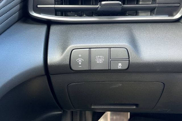 Certified 2025 Hyundai Elantra SEL FWD image 35