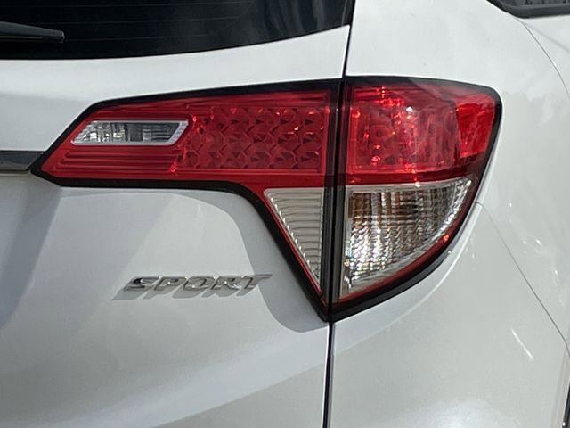 Used 2019 Honda HR-V Sport image 6