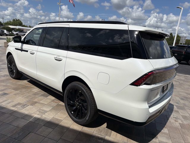 New 2026 Lincoln Navigator L Reserve w/ Jet Appearance Package AWD/4WD image 4