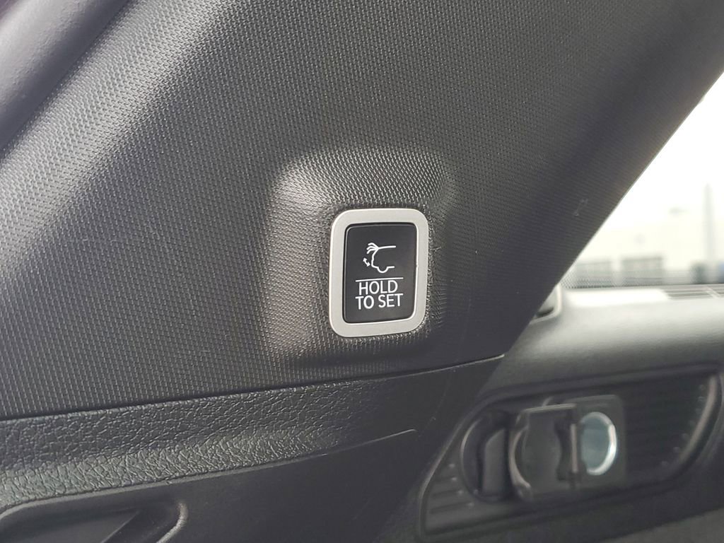 Used 2023 Jeep Grand Cherokee Overland image 10