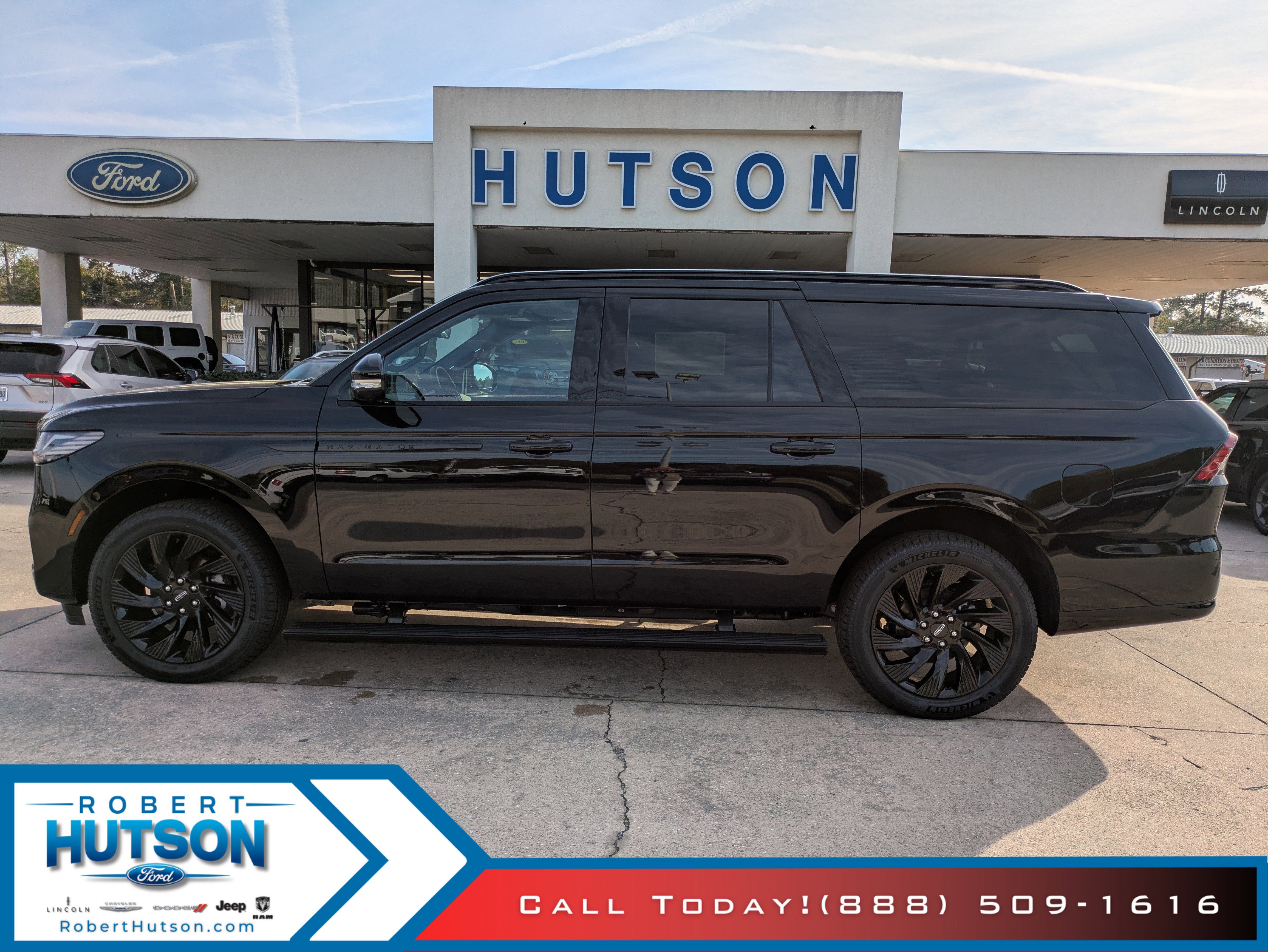 New 2026 Lincoln Navigator L Reserve w/ Jet Appearance Package