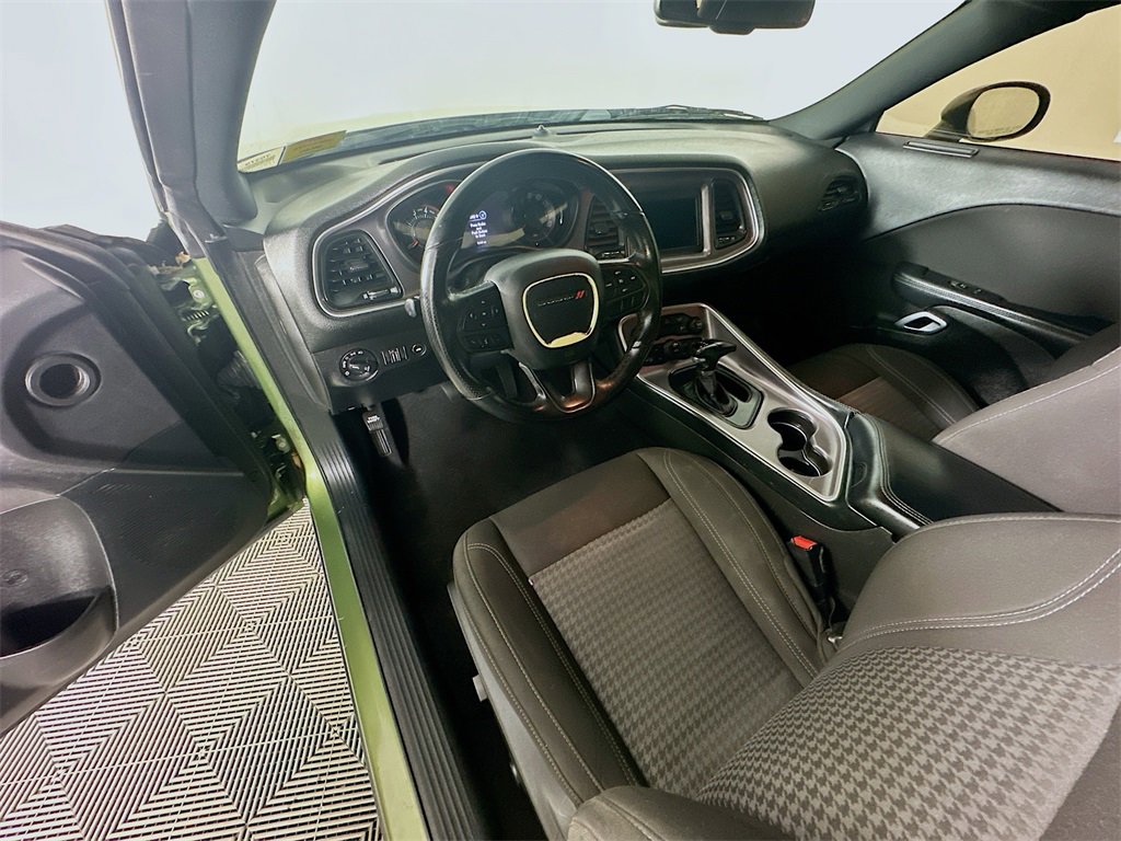 Used 2022 Dodge Challenger SXT w/ Blacktop Package image 9