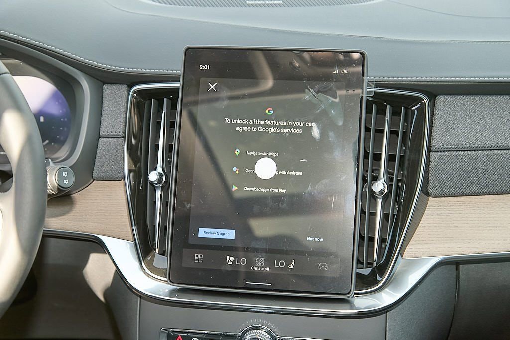 New 2026 Volvo XC90 B6 Plus w/ Protection Package Premier image 28