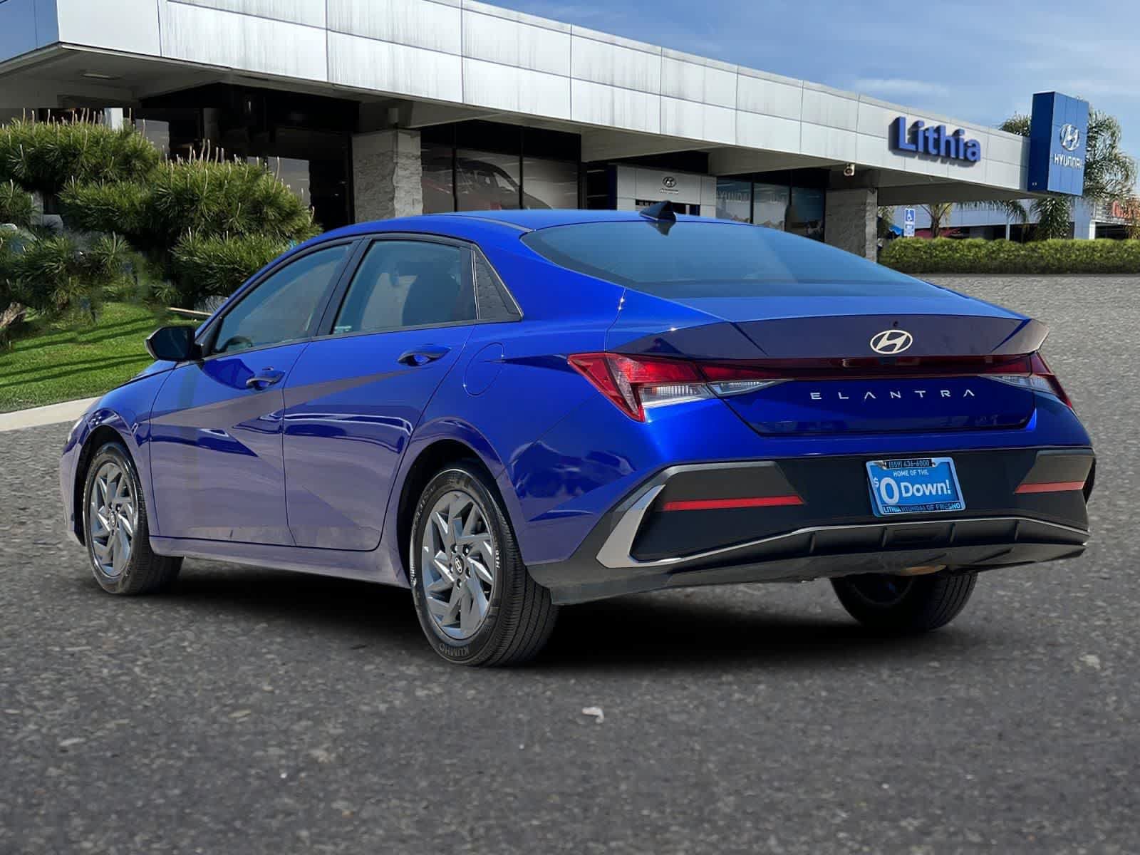 Used 2024 Hyundai Elantra SEL FWD image 7