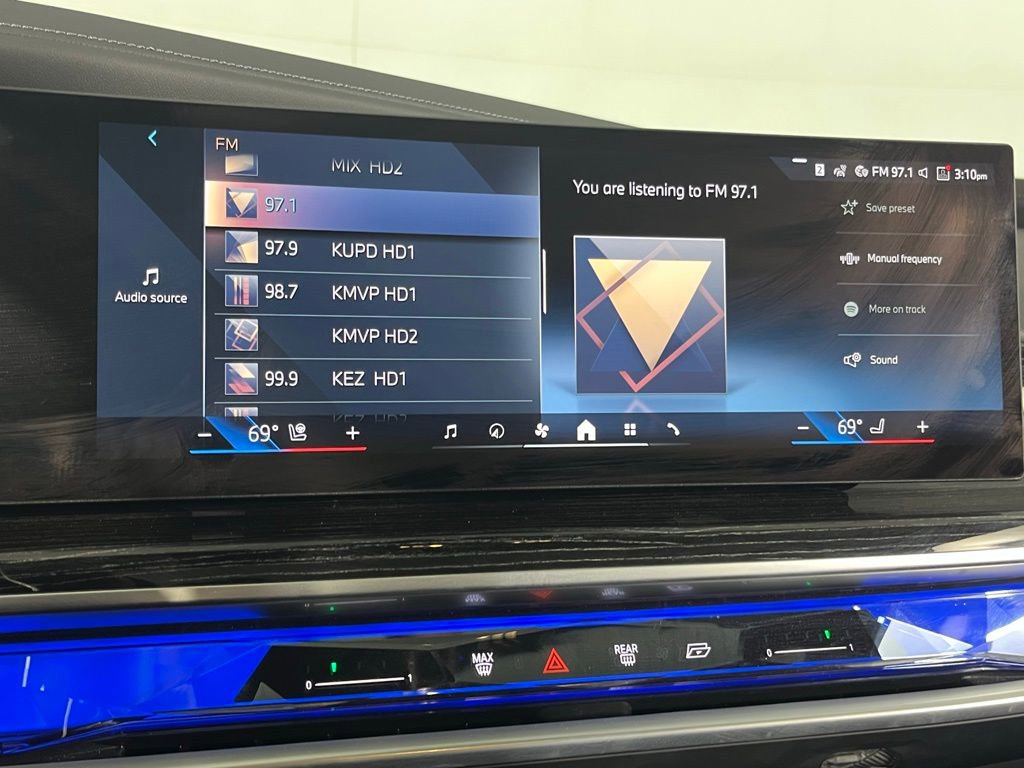 Used 2025 BMW 740i image 19