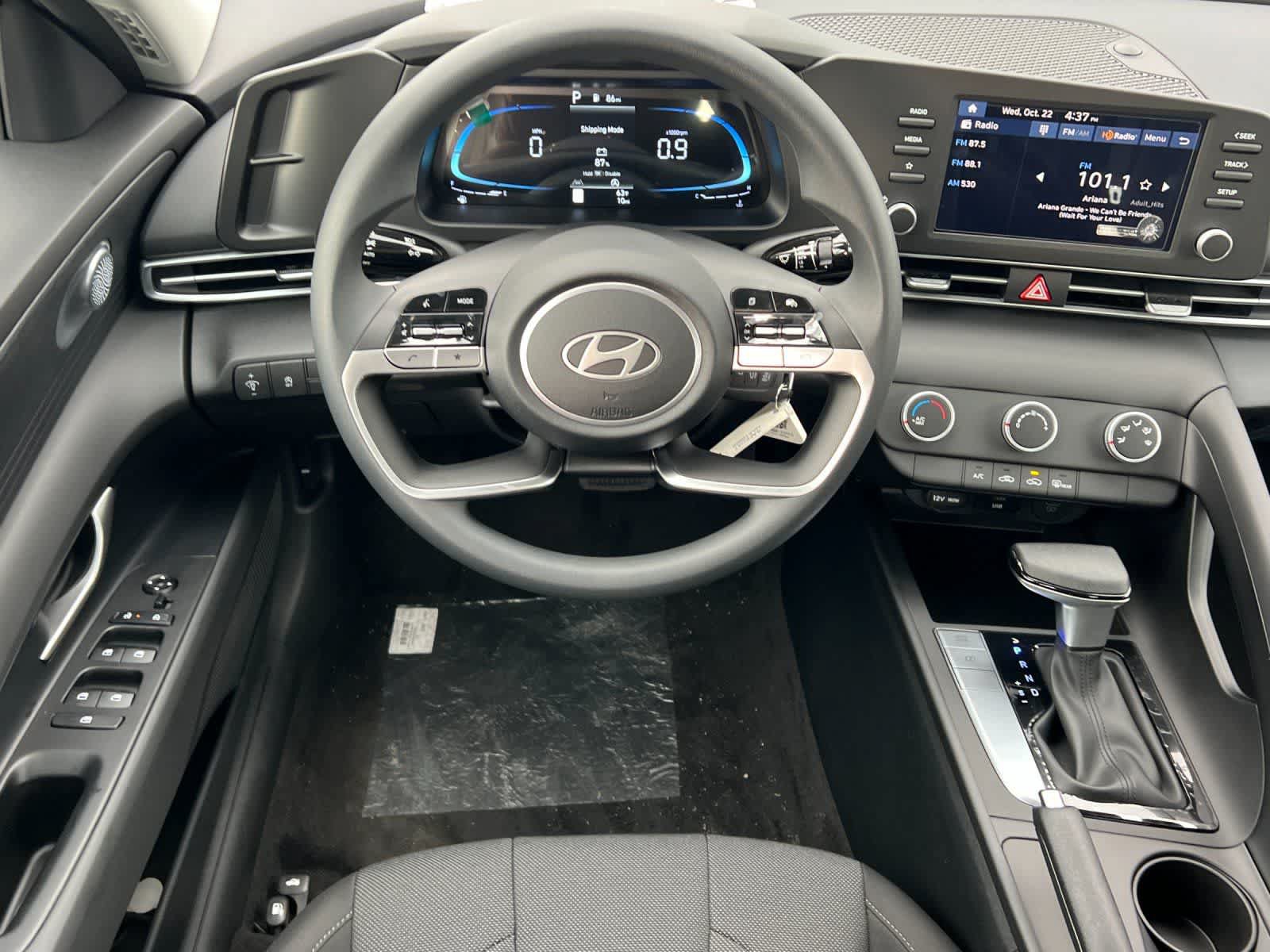 New 2026 Hyundai Elantra SE FWD image 15