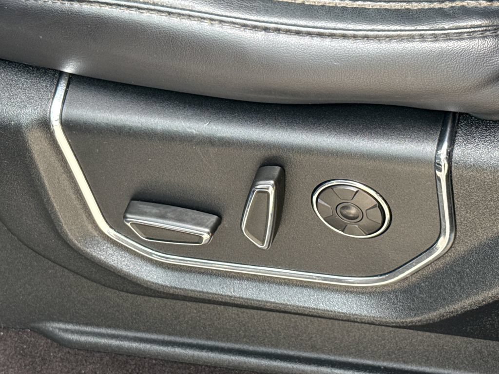 Used 2019 Ford Expedition Platinum AWD/4WD image 28