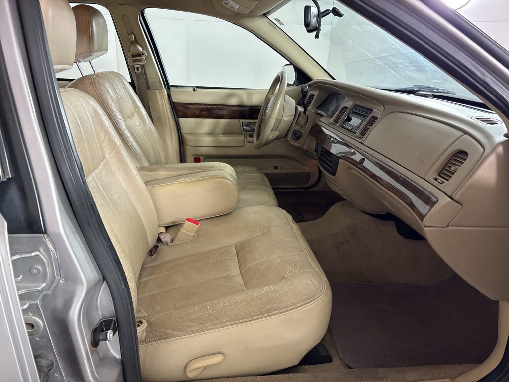 Used 2010 Mercury Grand Marquis LS image 28
