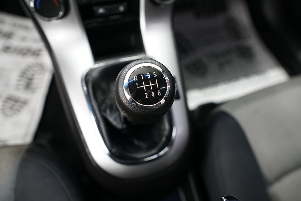 Used 2016 Chevrolet Cruze L FWD image 27