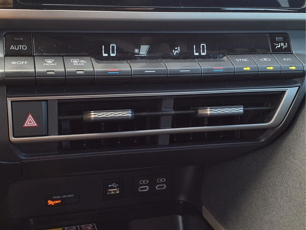 Used 2025 Toyota Camry LE FWD image 14