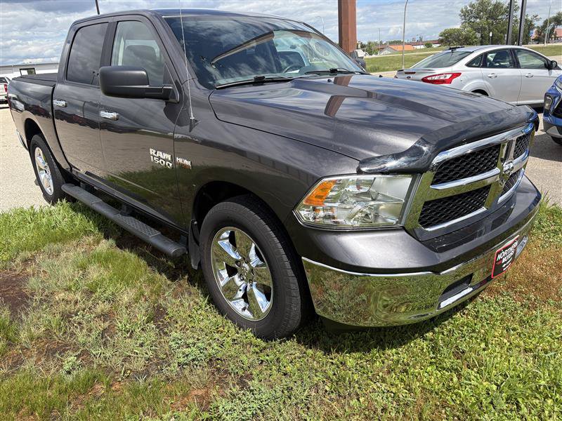 Used 2018 RAM 1500 Classic SLT AWD/4WD image 1