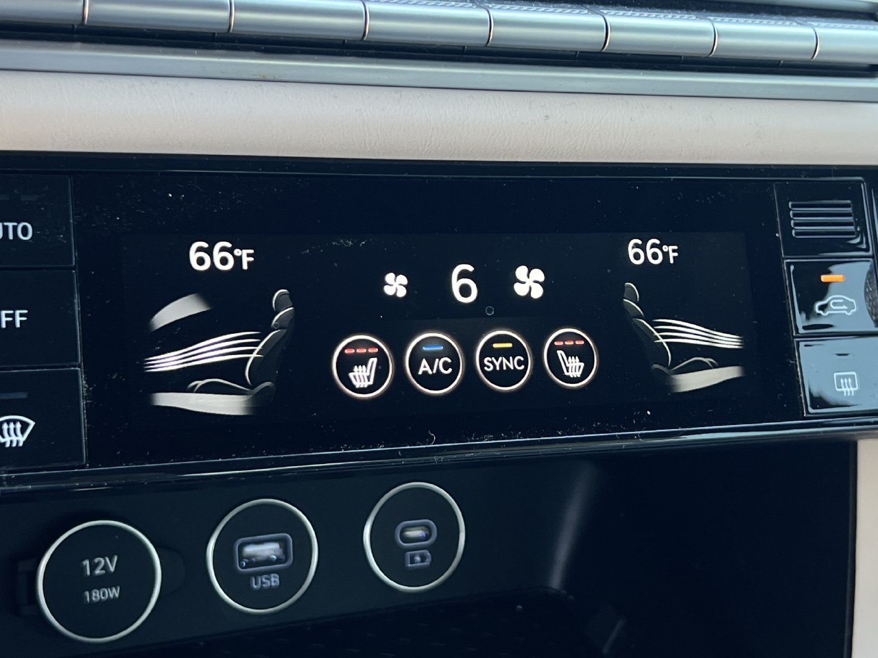 Used 2024 Genesis G70 2.5T RWD image 18
