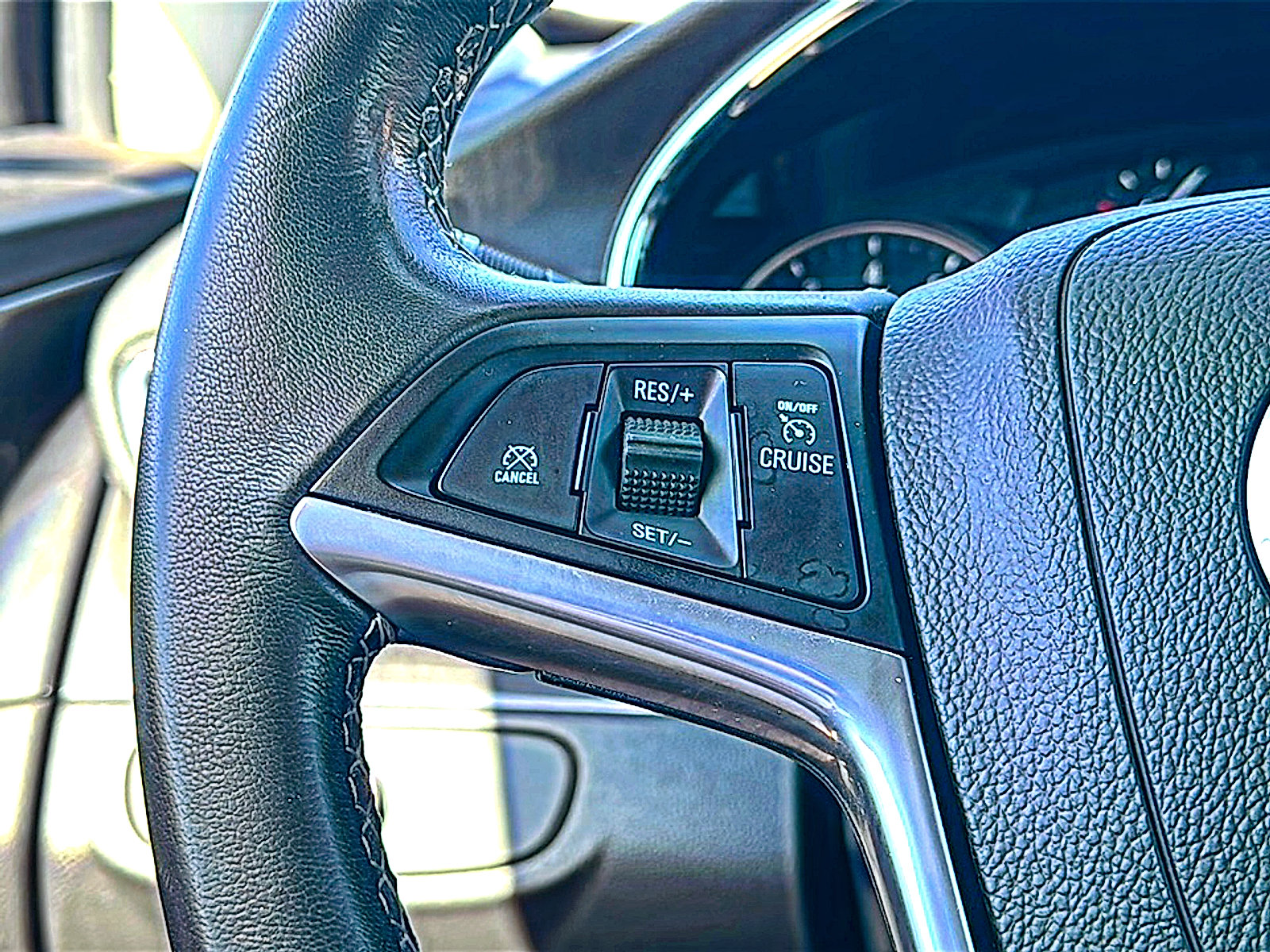 Used 2022 Buick Encore Preferred w/ Safety Package AWD/4WD image 30