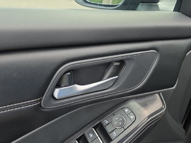 Certified 2026 Nissan Rogue SL AWD/4WD image 19