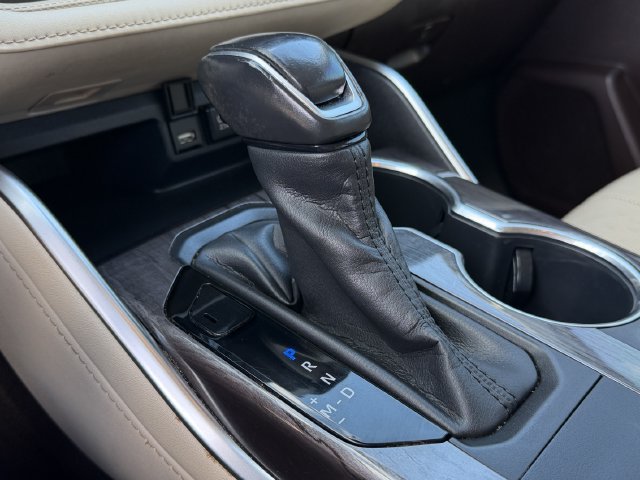 Used 2020 Toyota Highlander Limited FWD image 18