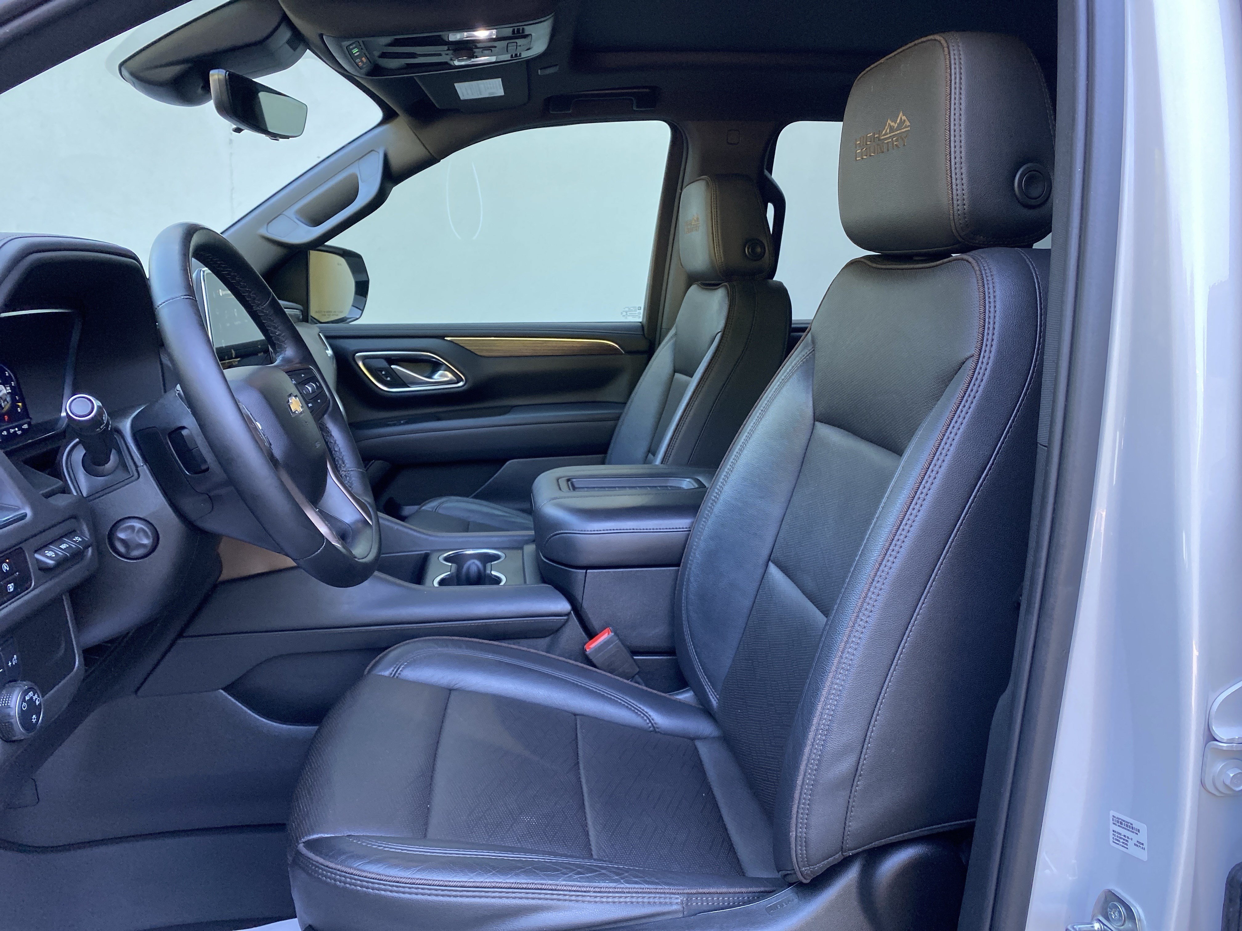 Used 2023 Chevrolet Suburban High Country AWD/4WD image 16