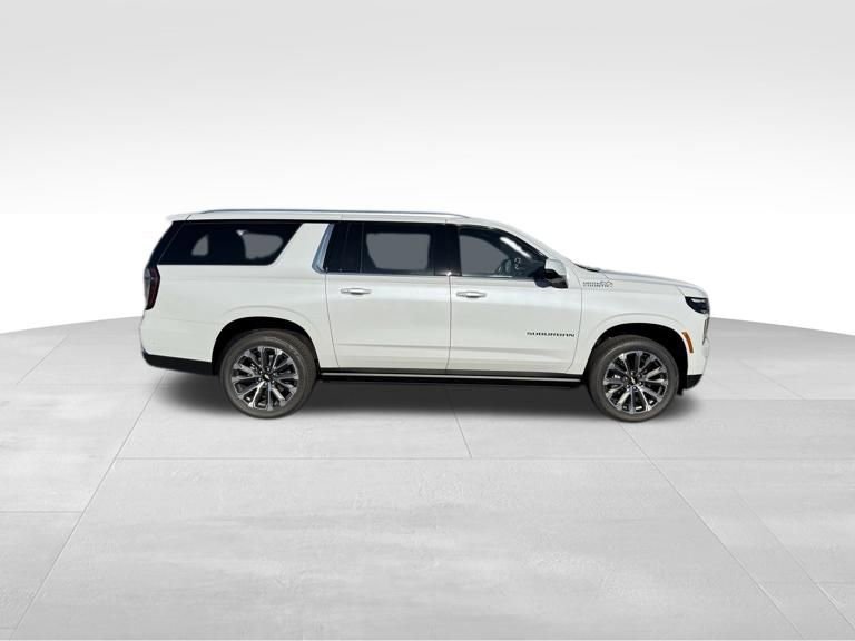 New 2026 Chevrolet Suburban High Country image 2