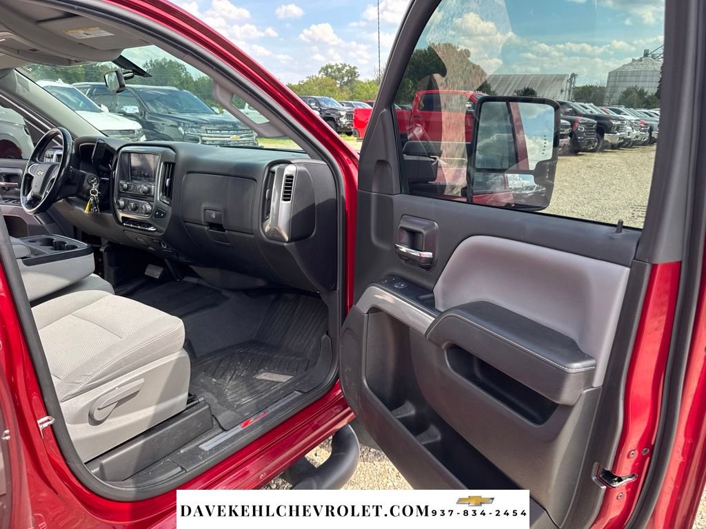 Used 2018 Chevrolet Silverado 1500 LT w/ All Star Edition AWD/4WD image 24