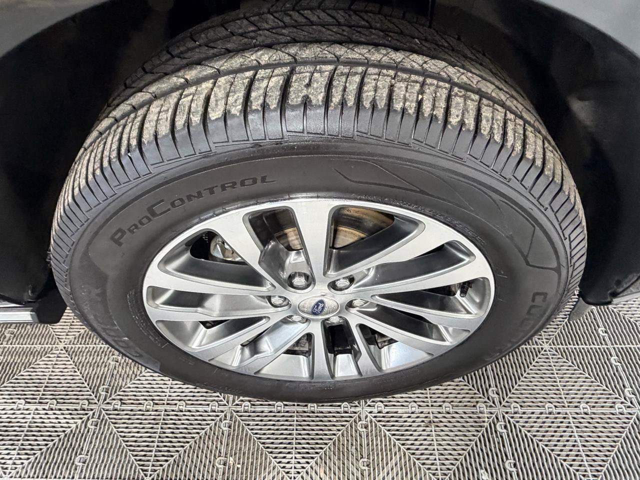 Used 2018 Ford Expedition Limited AWD/4WD image 11