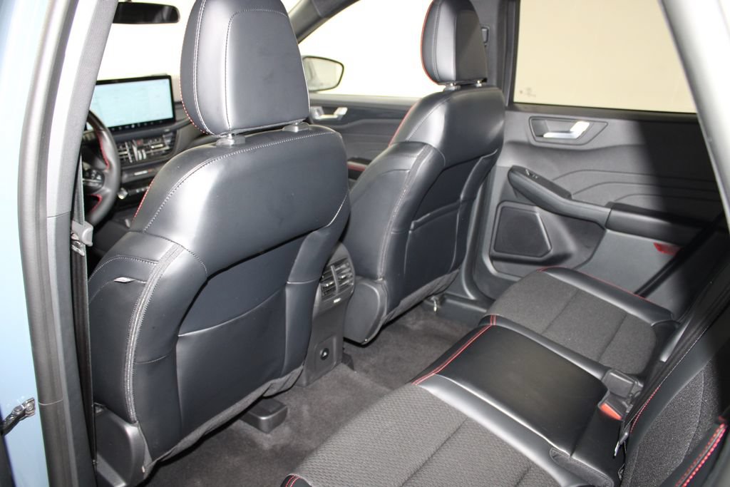 Used 2025 Ford Escape ST-Line w/ Tech Pack #1 FWD image 26